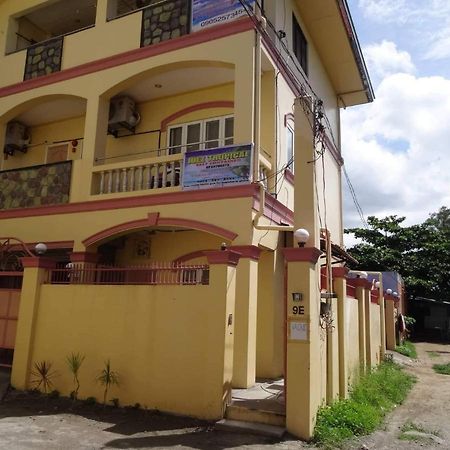 Julz Tropical Apartments اولونجابو المظهر الخارجي الصورة
