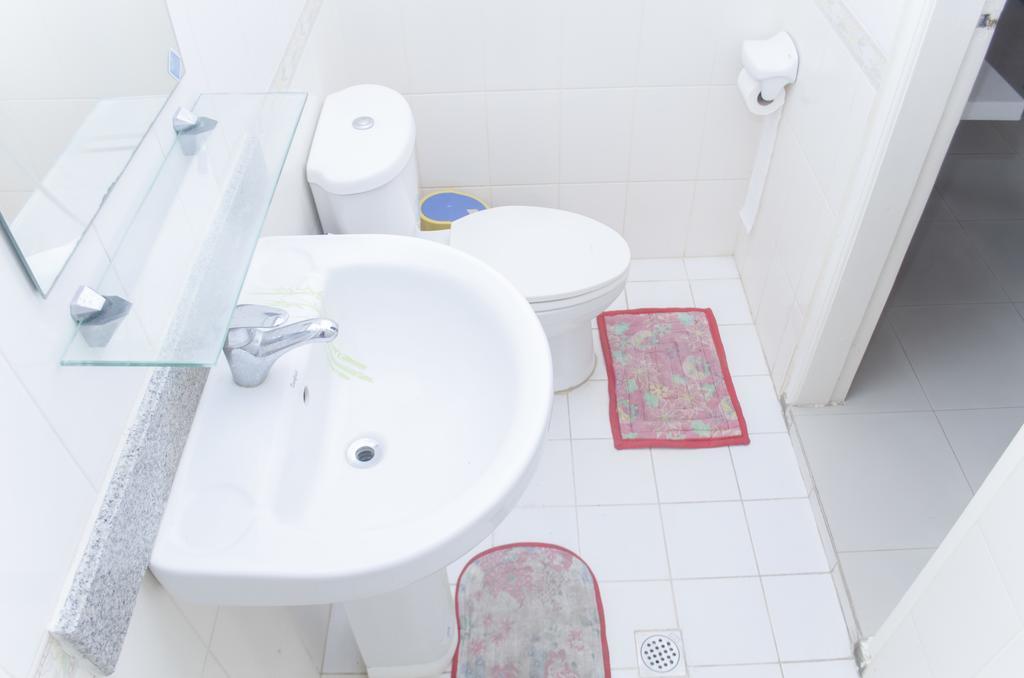 Julz Tropical Apartments اولونجابو المظهر الخارجي الصورة