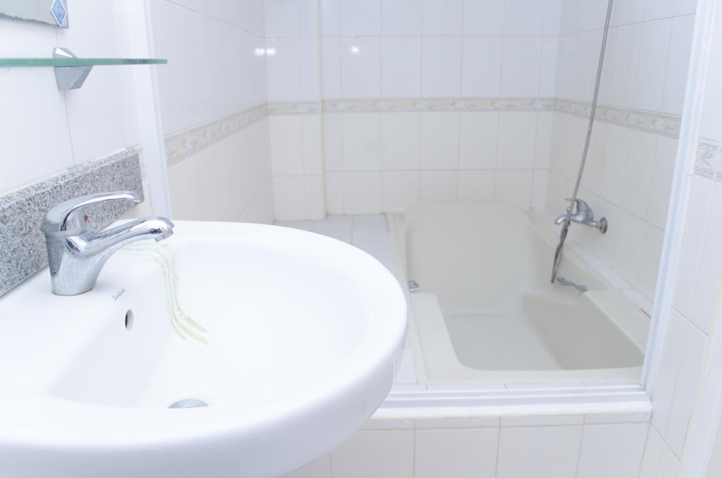 Julz Tropical Apartments اولونجابو المظهر الخارجي الصورة