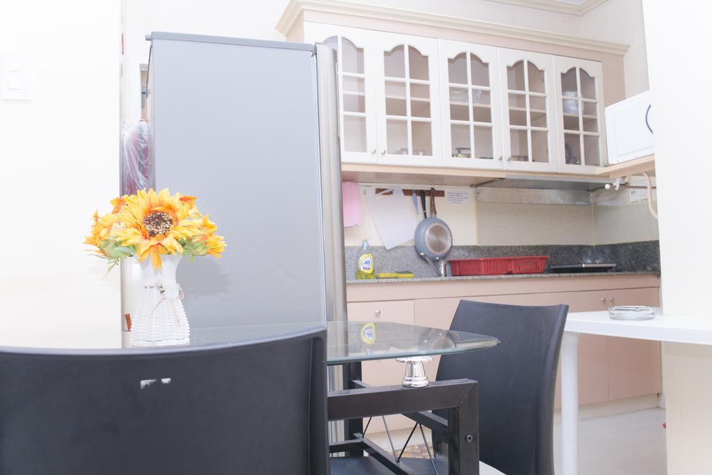 Julz Tropical Apartments اولونجابو المظهر الخارجي الصورة