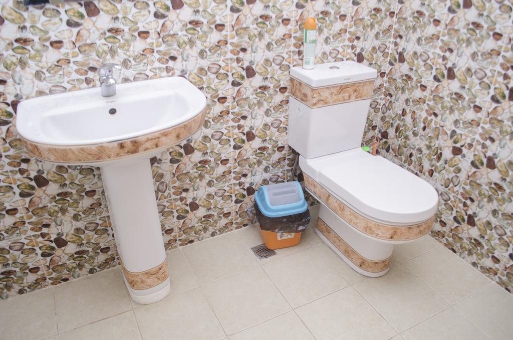 Julz Tropical Apartments اولونجابو المظهر الخارجي الصورة